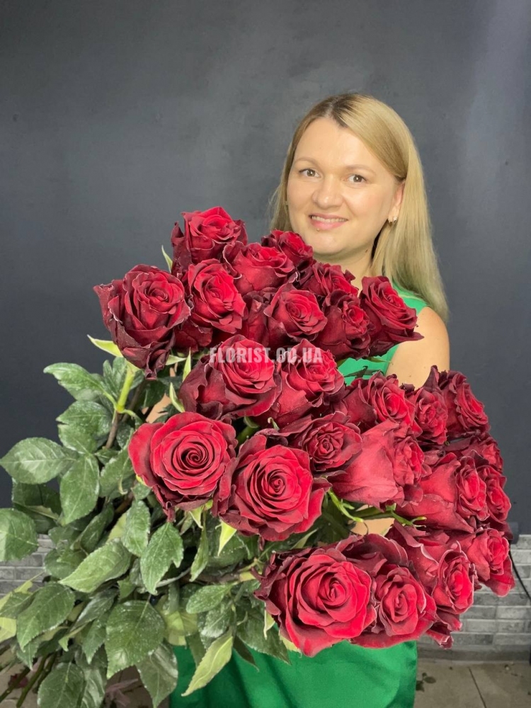 25 красных эквадорских высоких роз  100 см 