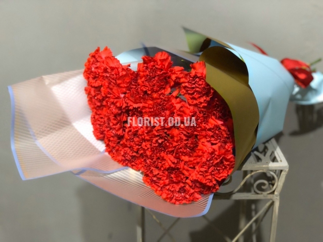 Букет из 25 красных гвоздик